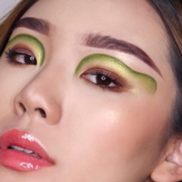 ELF X CHIPOTLE EYESHADOW PALETTE LIMITED EDITION - Picture 5 of 7